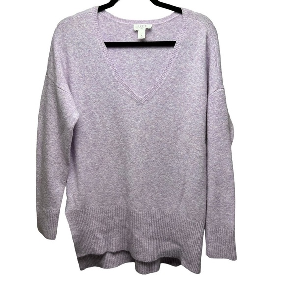 Loft Women Purplish Pink Pastel V Neck Wool Blend Sweater Medium Side Slits SOFT - Picture 1 of 8